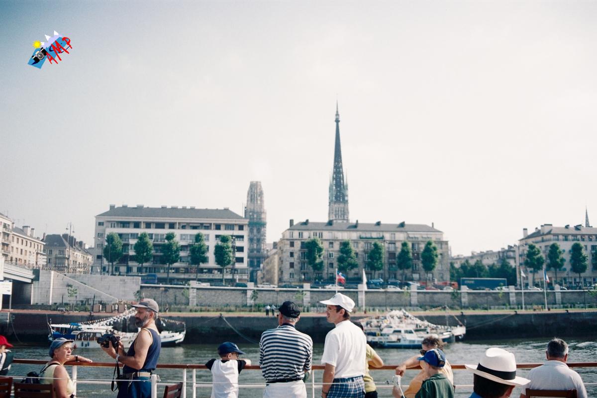 A1999-07_13A_B317_015_HG
