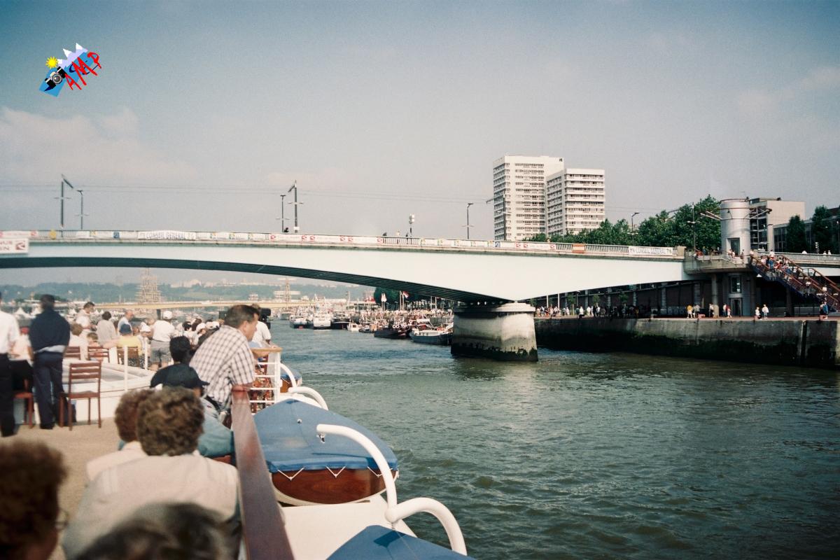A1999-07_13A_B317_021_HG