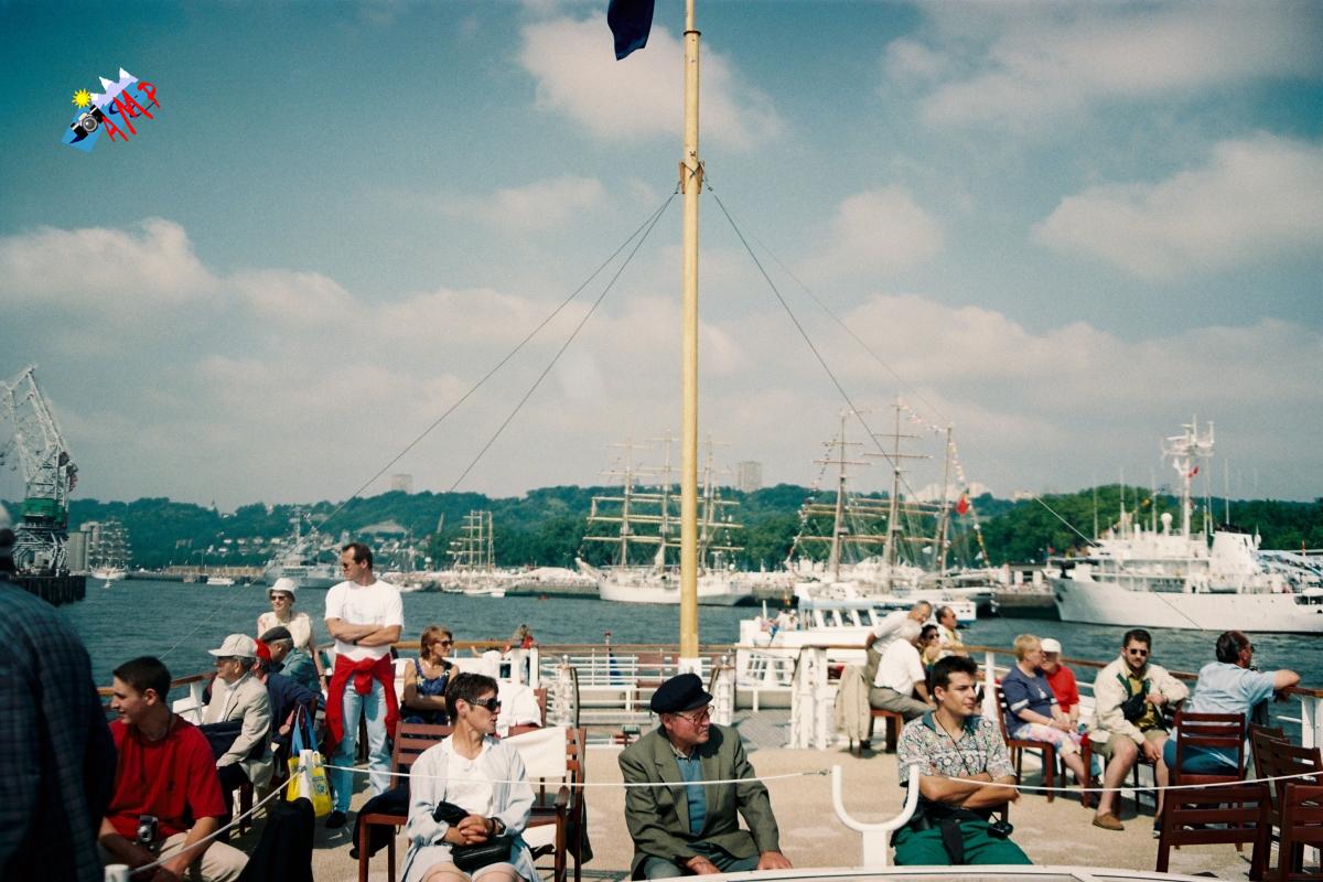 A1999-07_13A_B318_031_HG