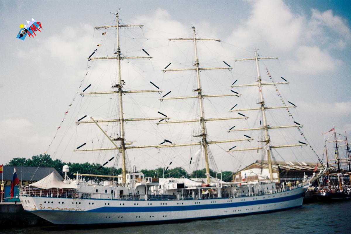 A1999-07_13A_B319_000B-Mir_HG