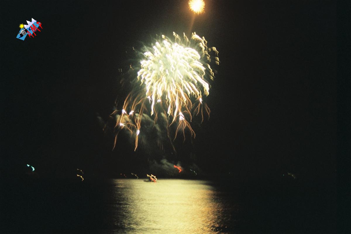A1999-07_18B_B327_015_HG