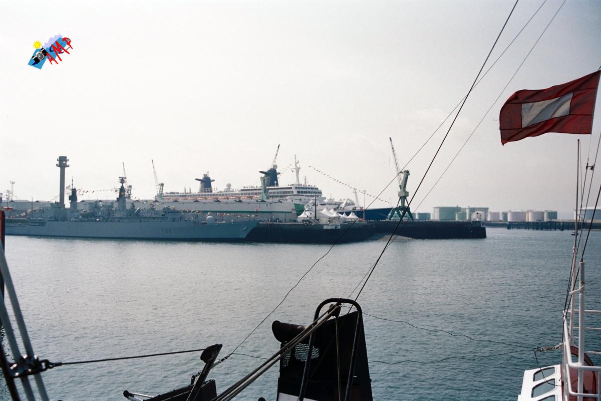 A1999-07_19A_B327_031_HG