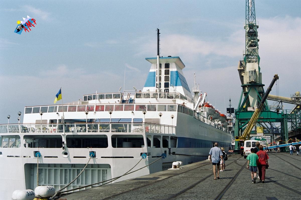 A1999-07_19A_B328_007_HG