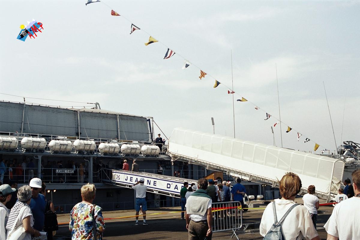 A1999-07_19A_B328_010_HG