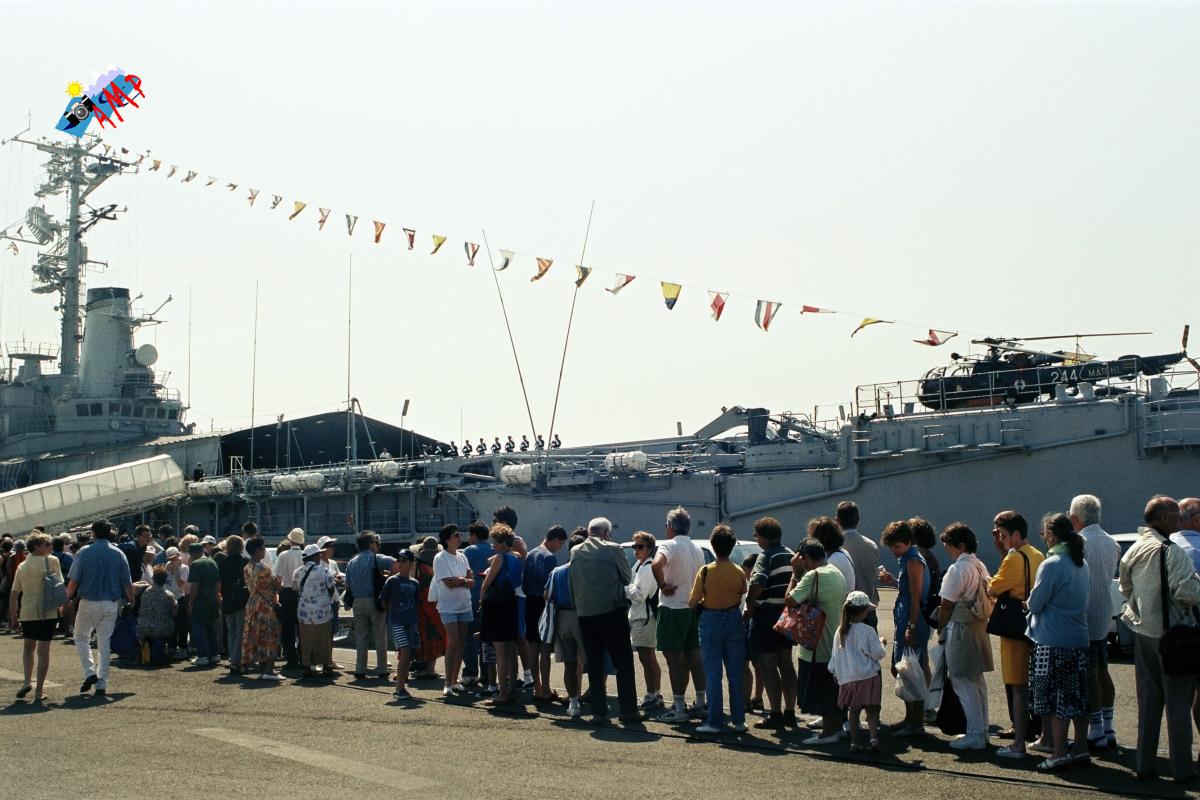 A1999-07_19A_B328_015_HG