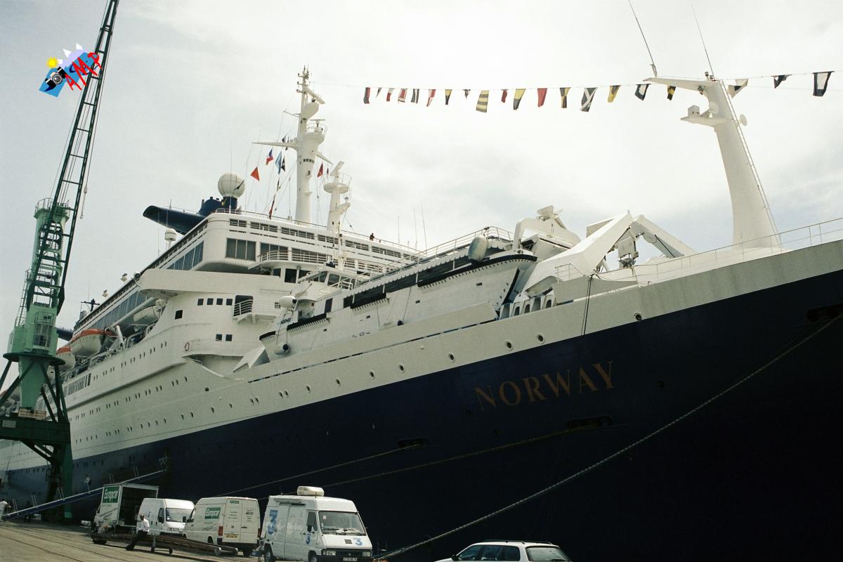 A1999-07_19A_B329_010_HG