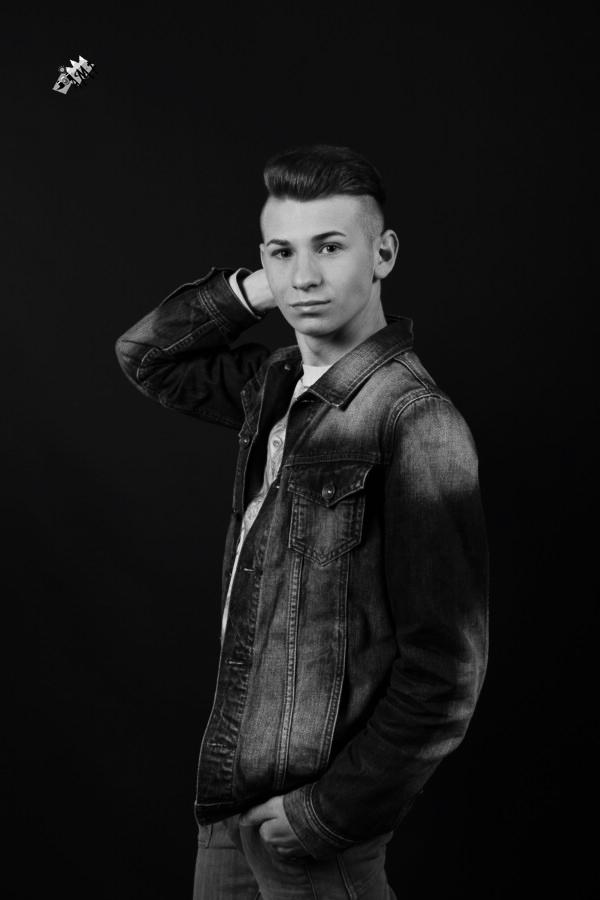 Vincent2-8806-NB_HG