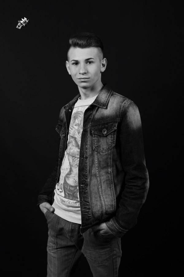 Vincent2-8810-NB_HG