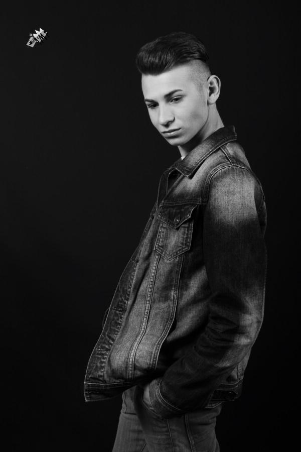 Vincent2-8817-NB_HG