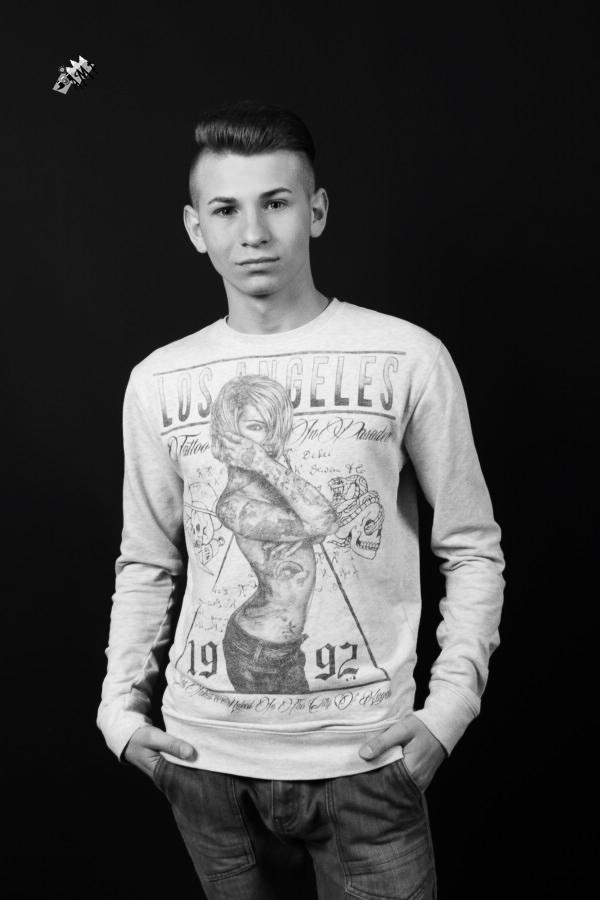 Vincent2-8870-NB_HG