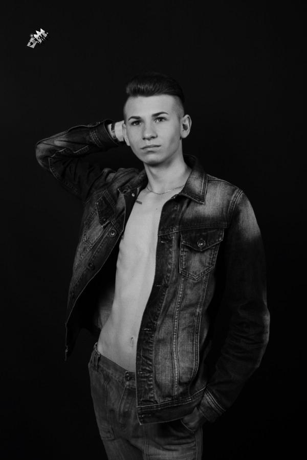 Vincent2-8880-NB_HG