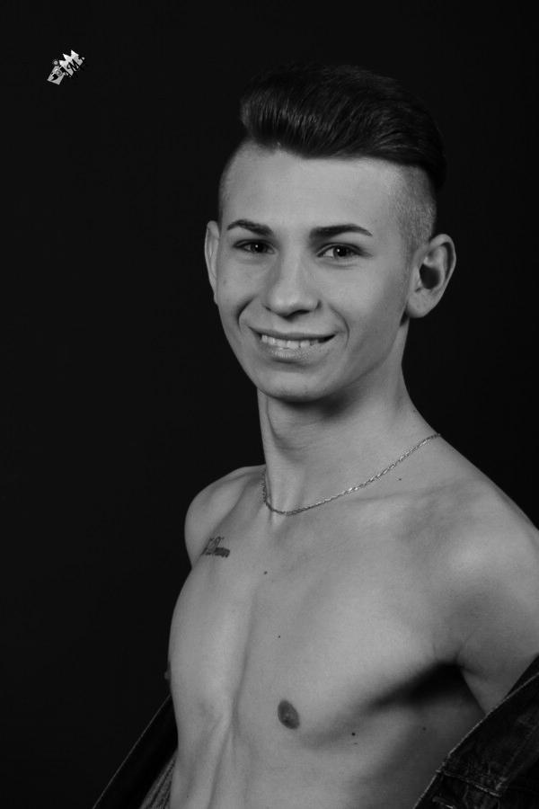 Vincent2-8902-NB_HG