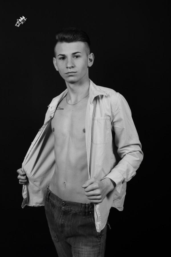 Vincent2-8918-NB_HG
